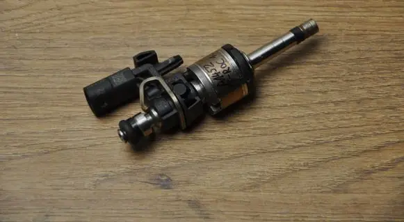 Volkswagen T-Roc Fuel injector 026150006Z