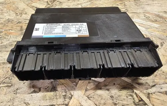 Jaguar XK - XKR Keyless (KESSY) go control unit/module 8G9N19G481AA