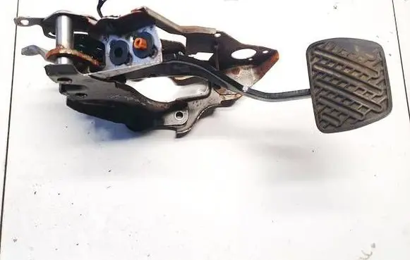 Nissan Leaf I (ZE0) Brake pedal kem04e0054