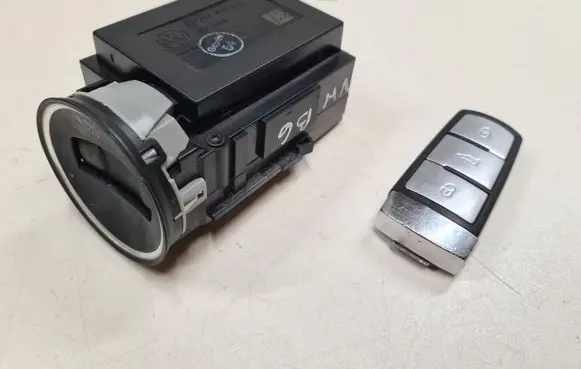 Volkswagen PASSAT B6 Ignition lock 3C0905843 33303301 11601200412180
