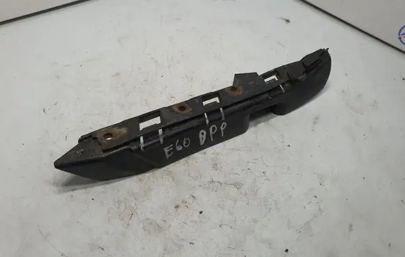 BMW 5 E60 E61 Front bumper mounting bracket 7033706 51117033706