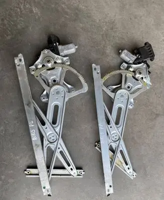 Toyota Auris E180 Front door window regulator with motor 857200D120 AV2621002341