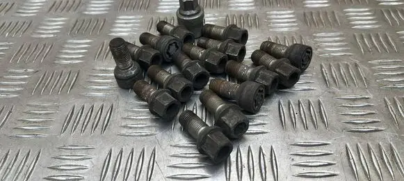 Skoda Octavia Mk3 (5E) Nuts/bolts 