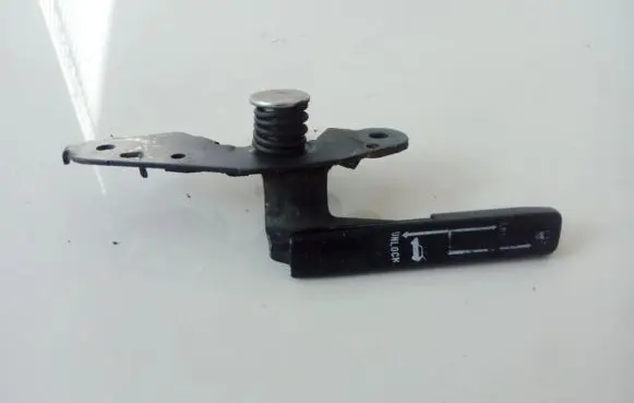 Nissan Sunny Tailgate/trunk/boot exterior handle