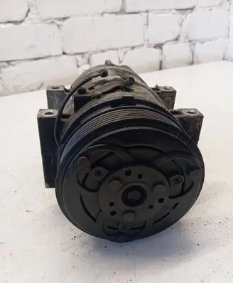 Volvo V70 Air conditioning (A/C) compressor (pump) 8708581 785D613194