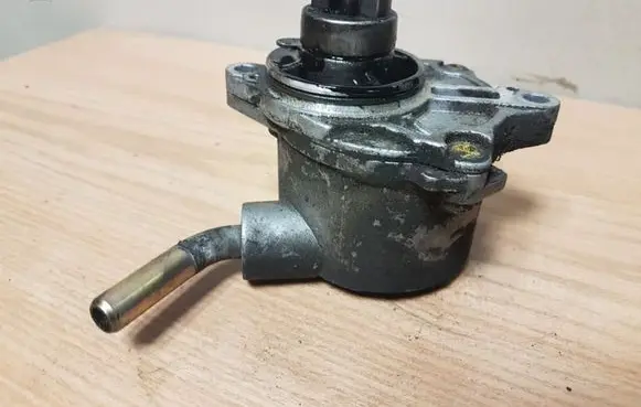 Audi A6 S6 C5 4B Vacuum pump A6122300065