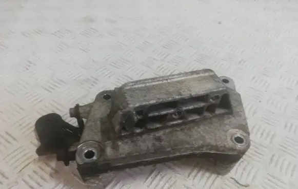 Opel Corsa E Engine mounting bracket 55593579