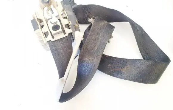 Opel Zafira A Front seatbelt 33037724