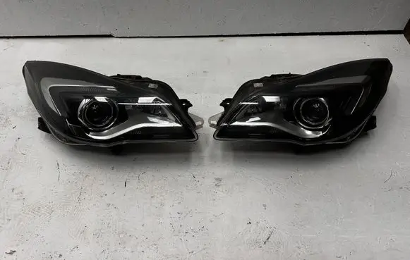 Opel Insignia A Headlight/headlamp 13426664 13426663