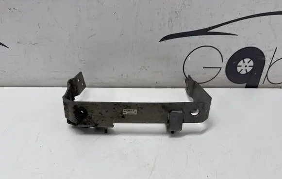 Mercedes-Benz G W463 2nd Gen Radiator mount bracket A4635007531