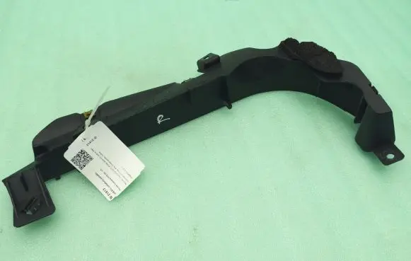 Radiator support slam panel bracket