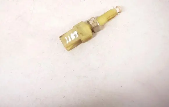 Volkswagen PASSAT B5 Brake pedal sensor switch 443945515