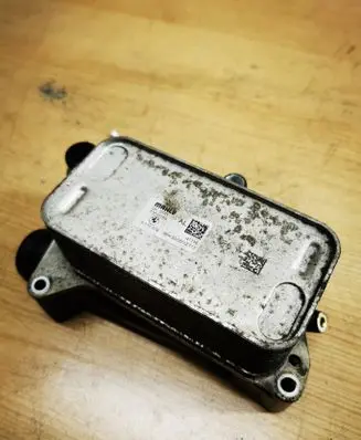 BMW 6 F12 F13 Oil filter mounting bracket 8510856