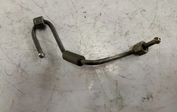 Suzuki Grand Vitara II Fuel injector supply line/pipe 