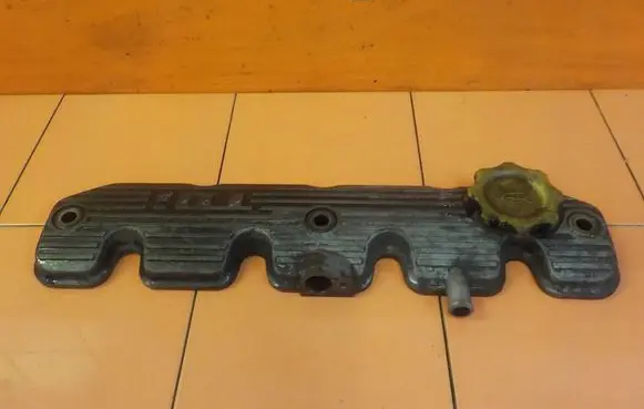 Land Rover Discovery Rocker cam cover HRC2634