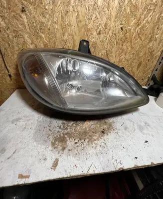 Mercedes-Benz Vito Viano W639 Headlight/headlamp 084401140R