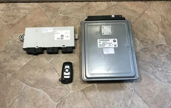 BMW 5 GT F07 Engine ECU kit and lock set 7640087