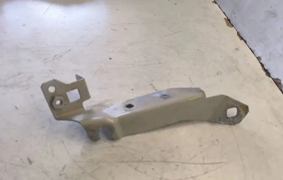 Fiat Ducato Fender mounting bracket