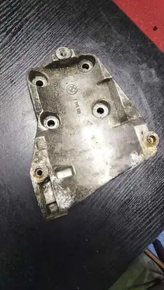 BMW 5 E34 Engine mounting bracket 2246821