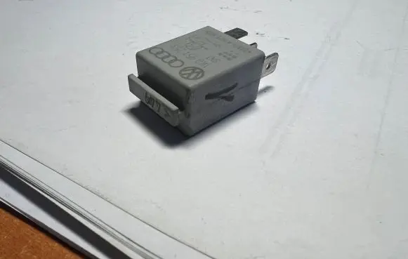 Volkswagen Golf V Other relay 1K0951253