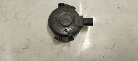 BMW 1 F40 Camshaft vanos timing valve 7614288