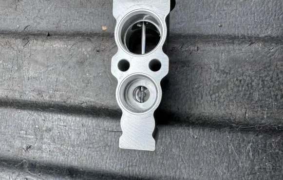 Lexus RX 450H Air conditioning (A/C) expansion valve 4475005190