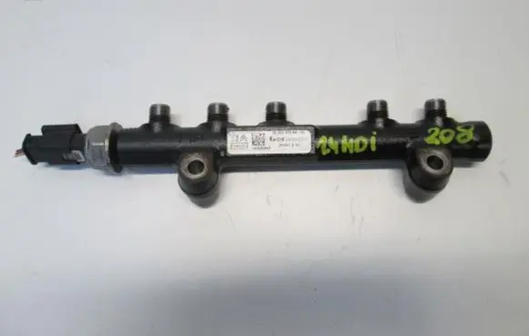 Peugeot 208 Fuel main line pipe