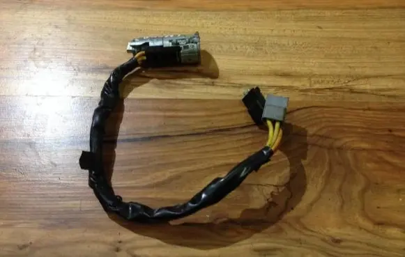 Renault Laguna I Ignition lock contact 8456221