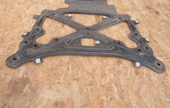 Audi Q7 4M Other under body part 4M1399345C ORYGINAASOAUDIVAG