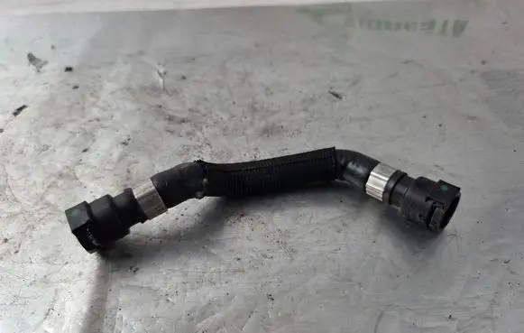 BMW 6 F06 Gran coupe Engine coolant pipe/hose 131685T1