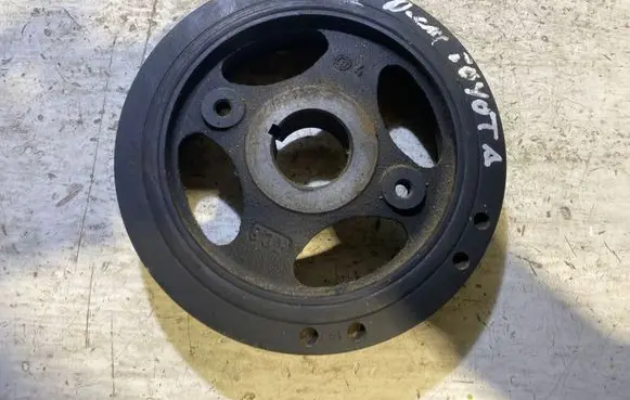 Toyota Corolla Verso AR10 Crankshaft pulley