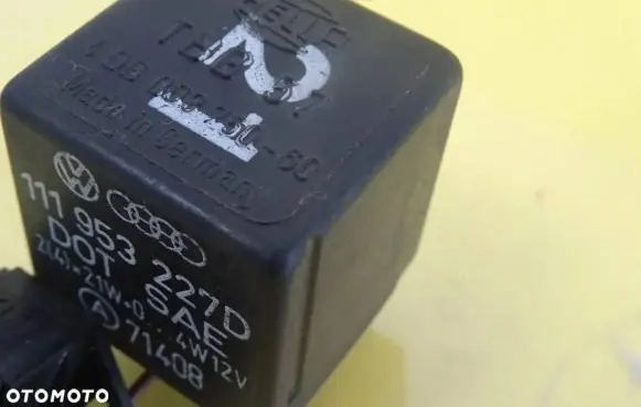 Volkswagen Golf III Other relay 111953227D 4DB003750-60 4DB00375060