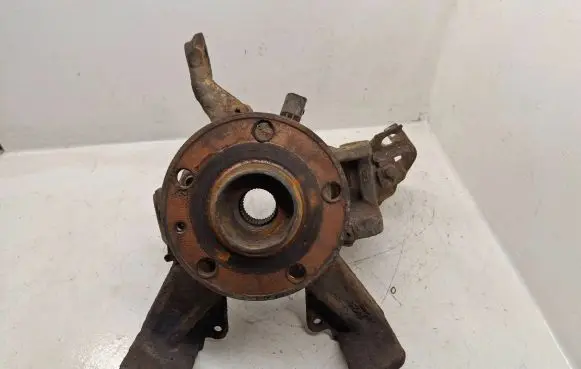 Volkswagen Caddy Front wheel hub