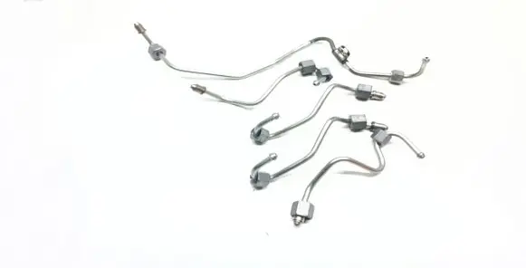 Fuel injector supply line/pipe