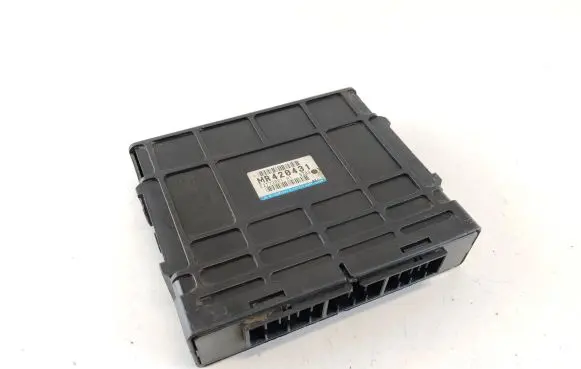Mitsubishi Galant Engine control unit/module MR420431