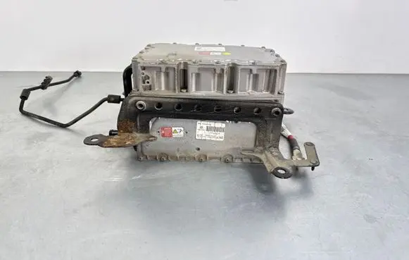 Volkswagen Touareg III Voltage converter inverter 4M6907080