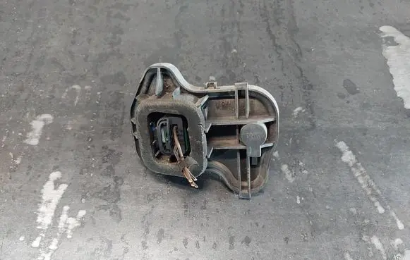 Volkswagen Golf V Tail light bulb cover holder 89031796 88031822