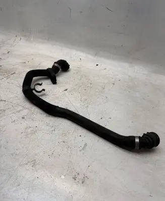 Coolant pipe/hose