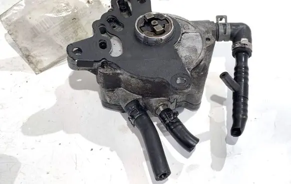 Audi A4 S4 B7 8E 8H Vacuum pump 03G145209C