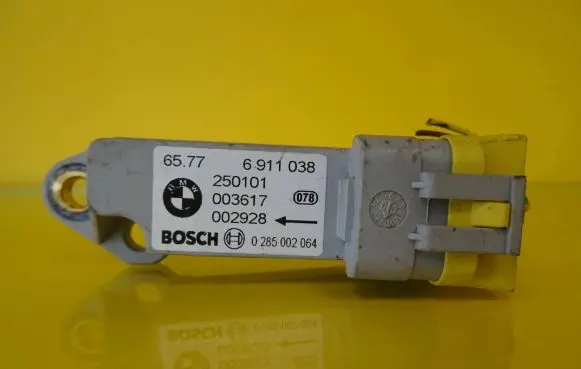 BMW 5 E60 E61 Airbag deployment crash/impact sensor 6911038