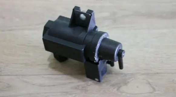 Toyota Corolla Verso AR10 Vacuum valve 258190R011