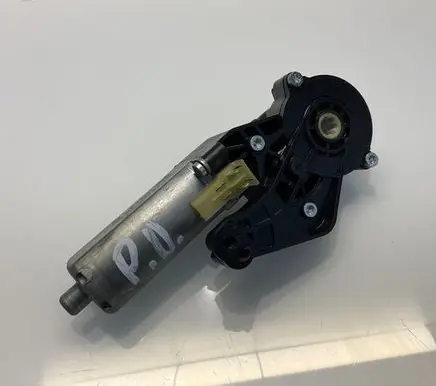 Mercedes-Benz CLS C219 Seat adjustment motor 0390203206