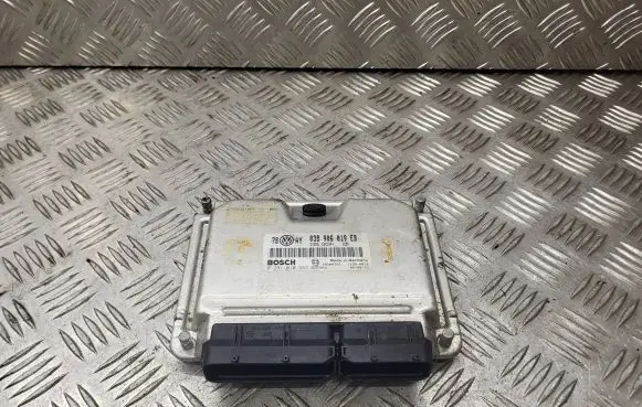 Volkswagen PASSAT B5.5 Engine control unit/module 038906019EB