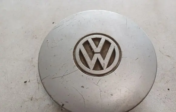 Volkswagen Golf III Original wheel cap 1H0601149H