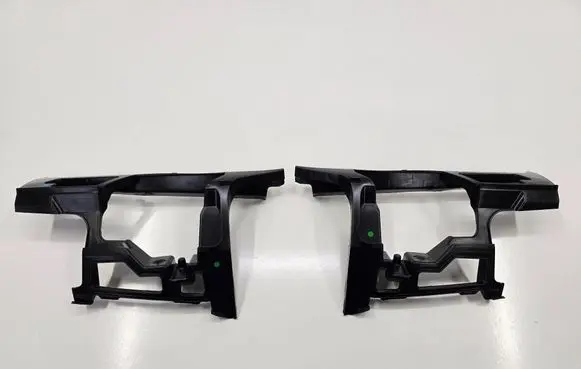 Volkswagen Golf VI Front bumper mounting bracket 5K0807723B