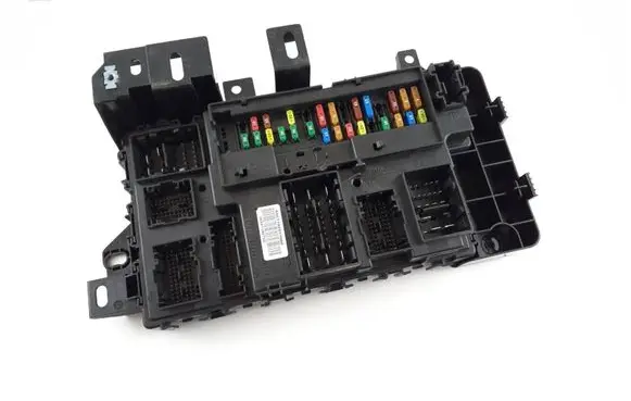 Ford Mustang VI Fuse module LR3T15604AA LR3T-15604-AA LR3T15604AH