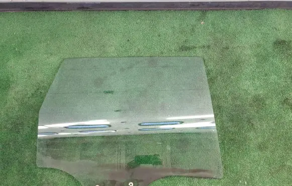 Audi Q2 - Rear door window glass 81A845206