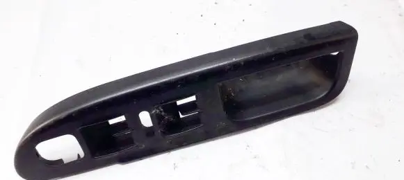 Volkswagen PASSAT B6 Front door window switch trim 3c1867171b