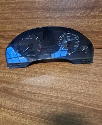 Audi A8 S8 D2 4D Speedometer (instrument cluster) 4D0919033AE 110008639