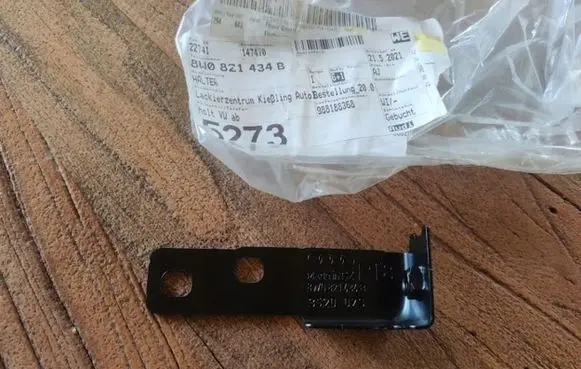 Audi A4 S4 B9 Fender mounting bracket 8W0821434B